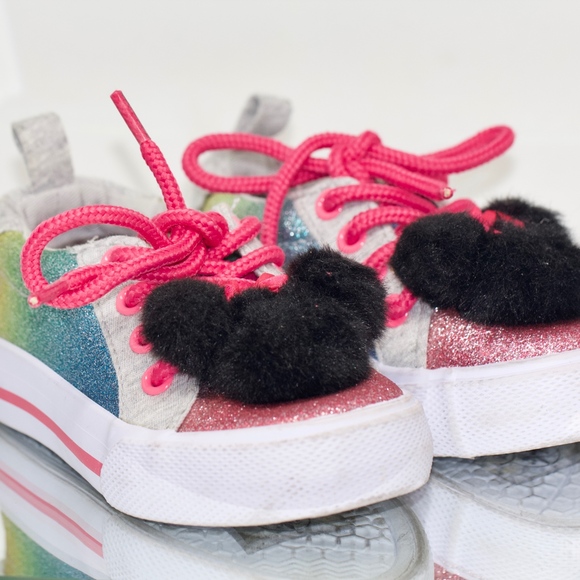 Batel's Mini Mouse Shoes - Picture 2 of 7